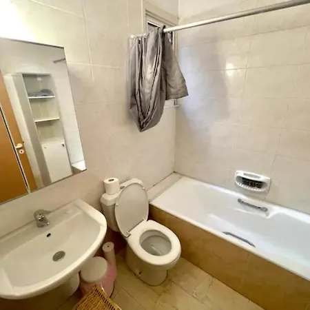 3bdr In Nicosia Lägenhet Strovolos